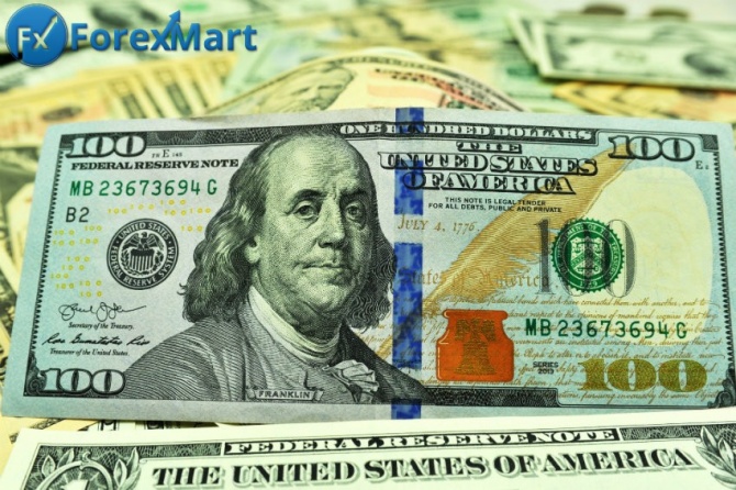 Доллар США торгуется у двухлетнего минимума из-за геополитических и экономических рисков